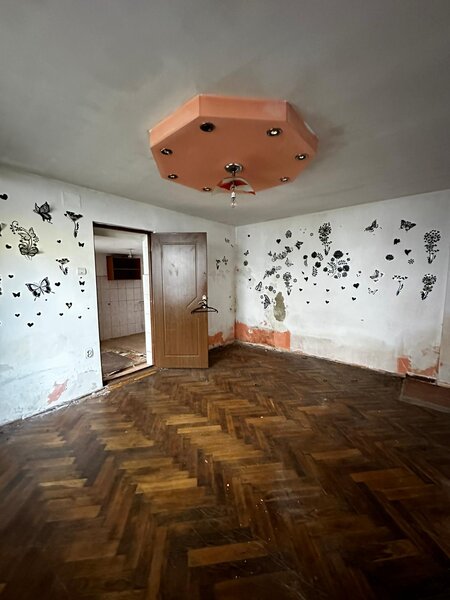 Mihai Eminescu, Mosilor,